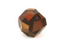Polyhedral 18 Globe by Pelikan