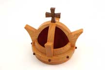 King Crown (P-31) by Akio Kamei