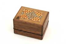Push-Up Box (N-6-2) by Yoshiyuki Ninomiya