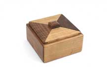 Top Box (M-5-1B) by Akio Kamei