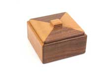Maze Box (M-4-2) by Akio Kamei