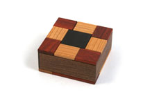 Box of Branch and Loophole (RF-80) by Hiroshi Iwahara
Hiroshi Iwahara