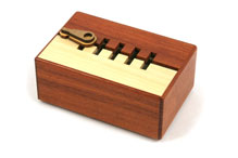 Zipp Chack (Z-5) by Yasuaki Kikuchi
Yasuaki Kikuchi